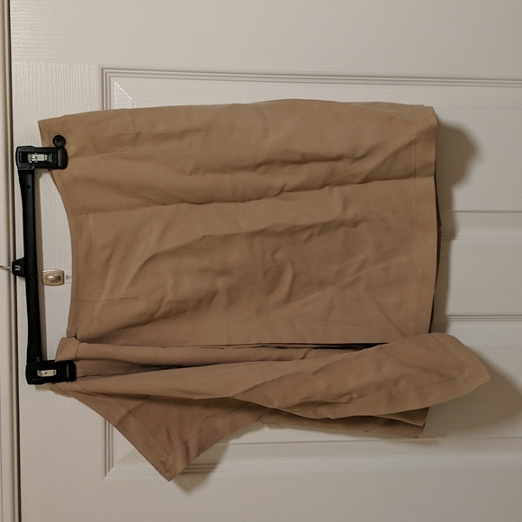 100% woman's silk tan skirt - Picture 4 of 4